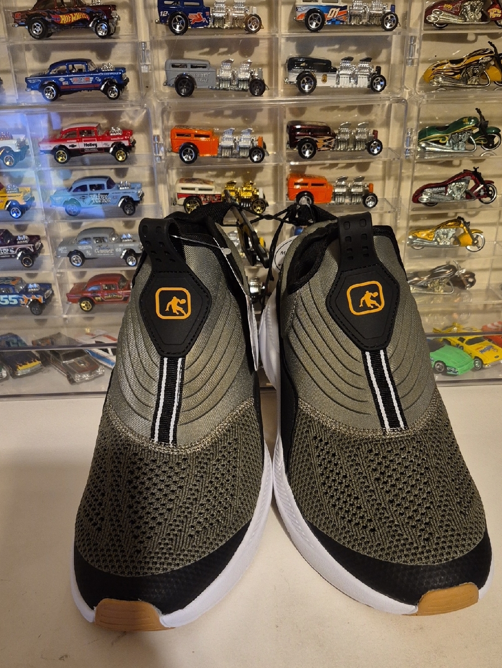 B96 AND1 Men’s Gray Slip-On Athletic Sneakers new with tags size 11